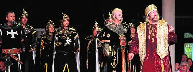 Moros y Cristianos devuelven a Medina Mursiya su historia y tradiciones