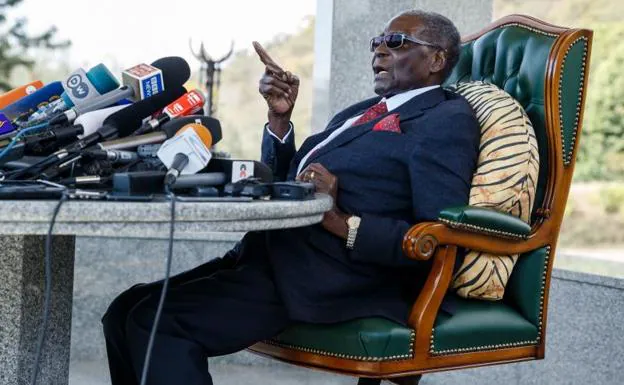 Mugabe, el liberador africano que convirtió Zimbabue en su feudo