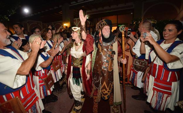 Moros y Cristianos de Murcia abren boca a su fiesta en la cena medieval