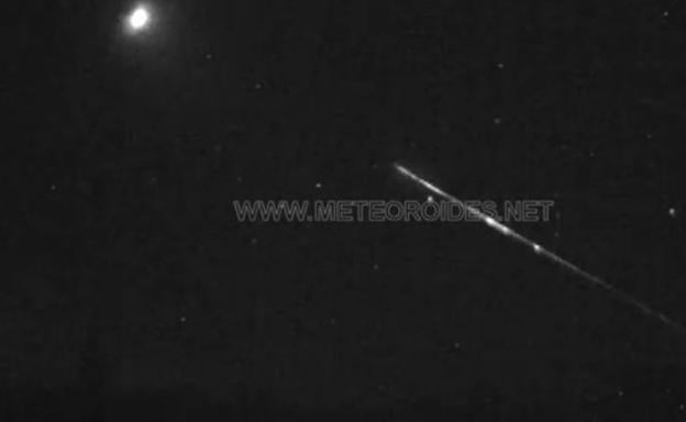 Graban una impresionante bola de fuego atravesando la Región a 120.000 km/h