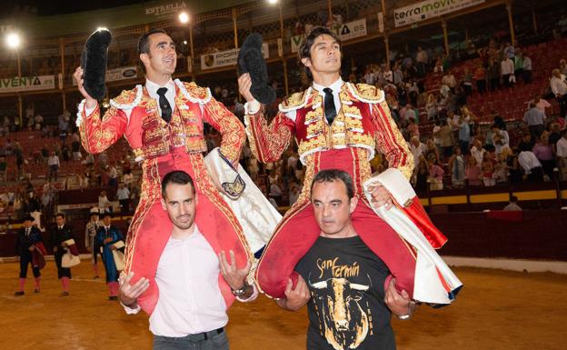 El Fandi y Castella abren la puerta grande