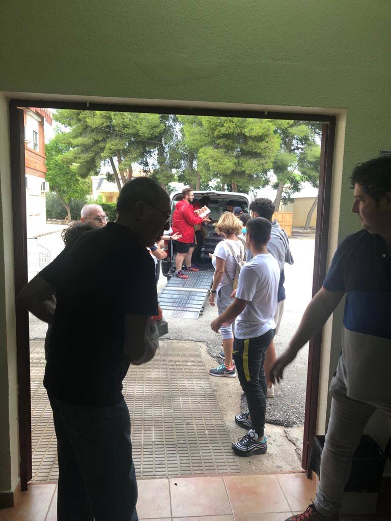 El obispo de Cartagena visita las zonas afectadas por las inundaciones