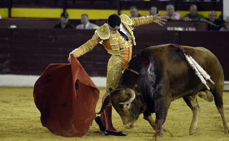 Morante destapa el tarro y Ureña se inventa un toro