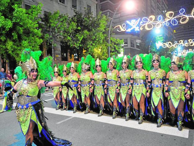 Moros y Cristianos recrean la entrega de las llaves de la ciudad a Alfonso X