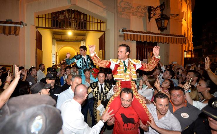 Ferrera y Cayetano salen a hombros