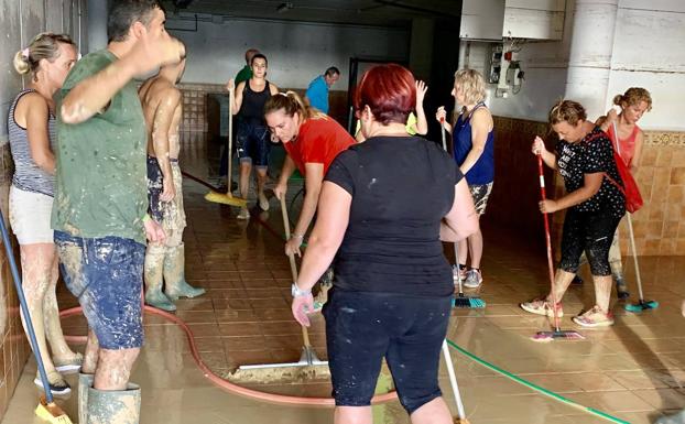 Más de 1.300 personas se ofrecen voluntarias en Murcia para ayudar a los afectados por la gota fría