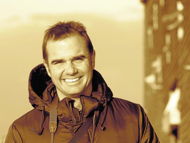 Raúl Tola: «Vargas Llosa es un intelectual comprometido que siempre se la jugó por aquello en que creía»