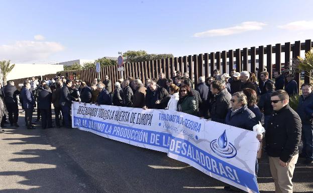 El Sindicato de Regantes del Trasvase augura un caos con el agua desalada de Torrevieja
