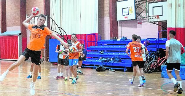 El balonmano vuelve a ilusionarse
