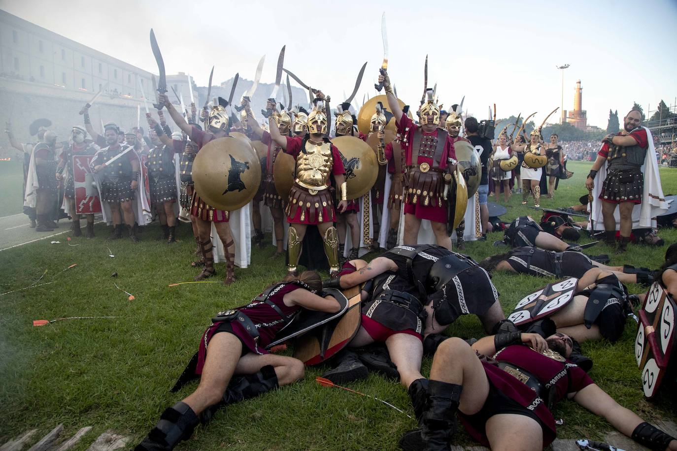 Escipión corona el pórtico de Qart Hadast