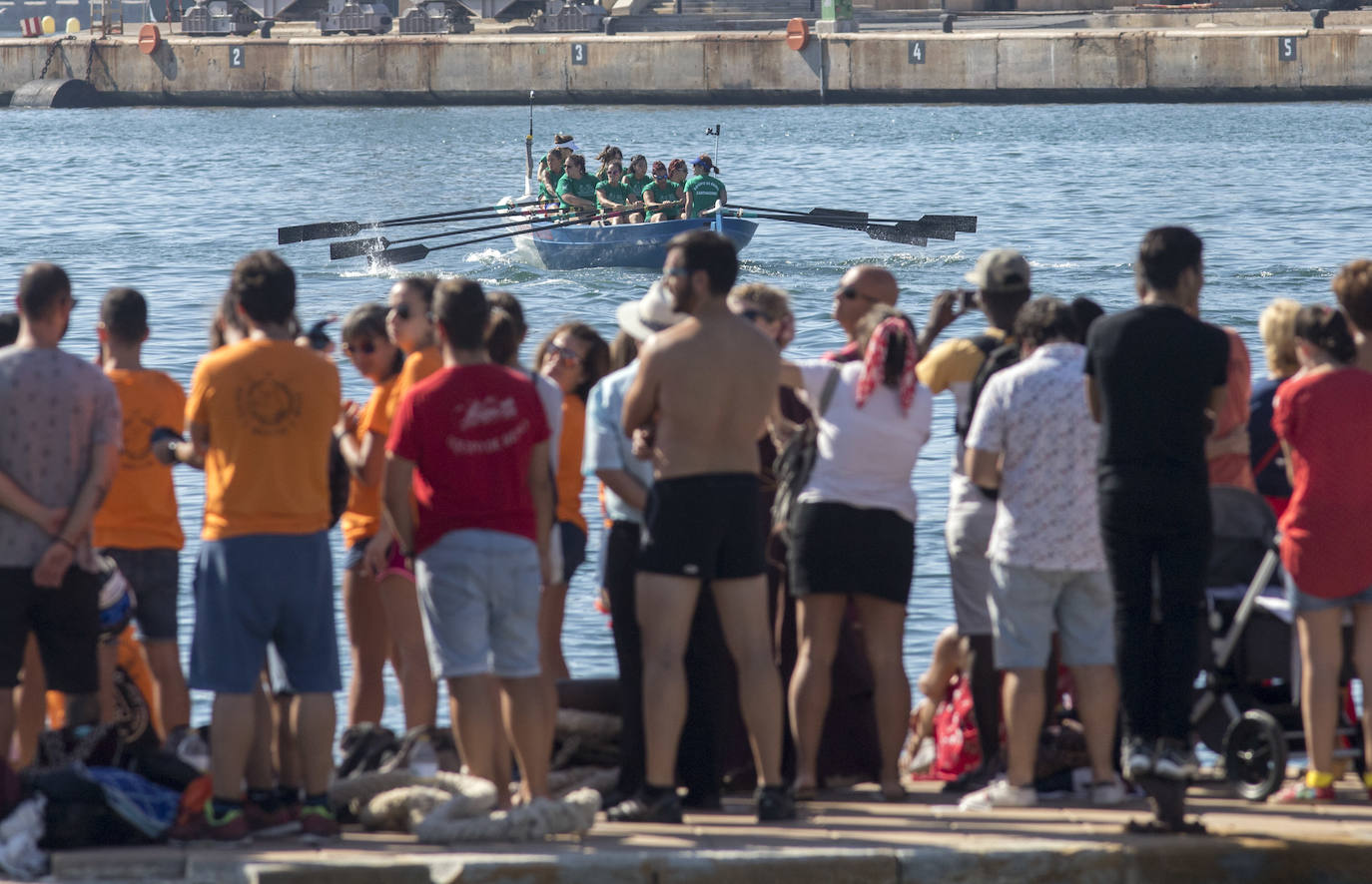 Los carthagineses desafían a la historia ganando la regata de la batalla marítima
