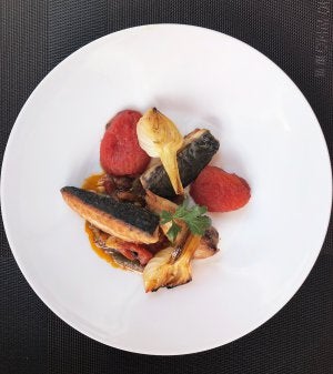Melva con verduras asadas