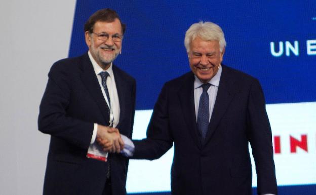 Rajoy y González abogan por pactos para un Gobierno estable tras el 10-N