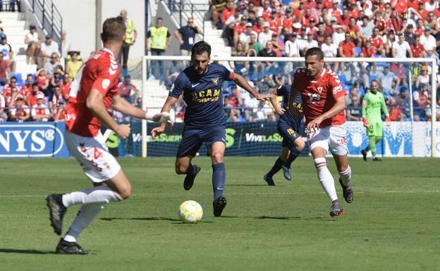 Un derbi con el freno echado