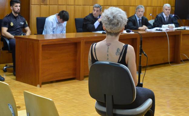 «¿Y tú qué haces? ¡No llores y levanta la cabeza!»