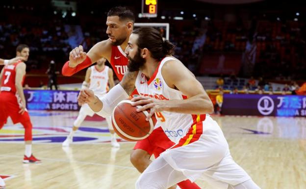 Salah Mejri vuelve al Madrid hasta final de temporada