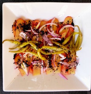 Tomate pelado y hueva de maruca