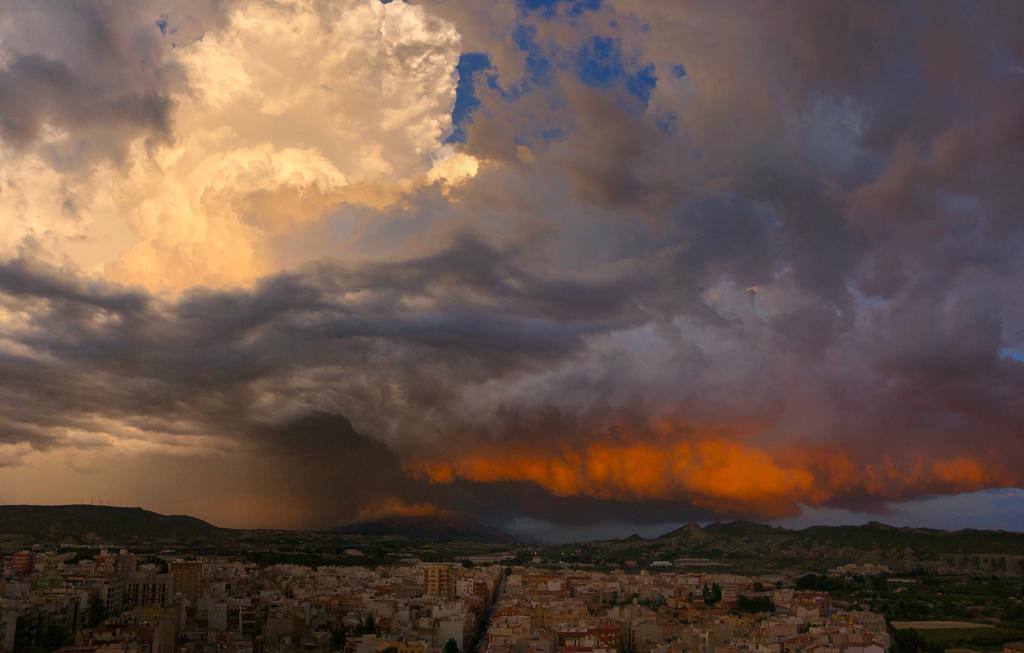 La espectacular foto de la tormenta que descargó ayer en varios puntos de la Región