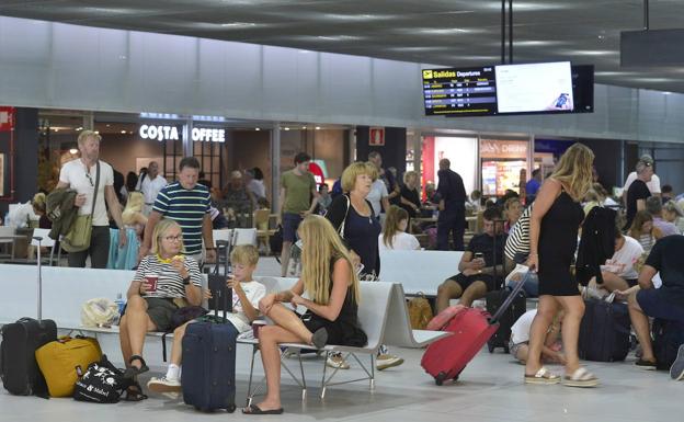 El aeropuerto de Corvera pierde casi 19.000 pasajeros en septiembre