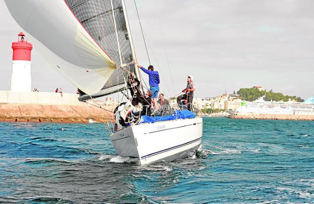 La regata 'Juan Fernández' reúne a 200 participantes