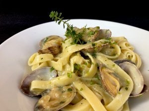 Tallarines en salsa verde