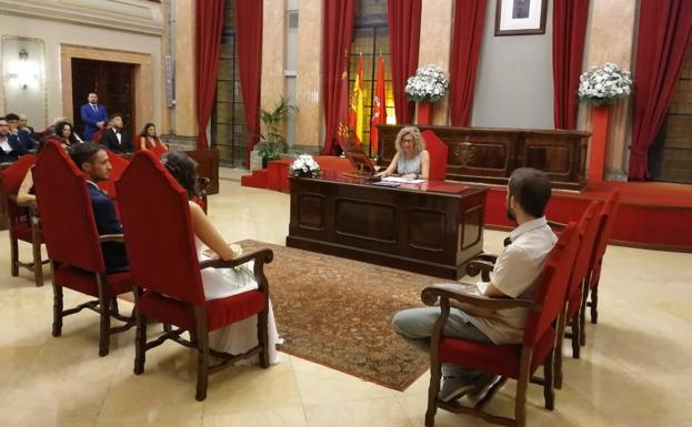 El Ayuntamiento de Murcia abre el calendario de 2020 para la celebración de matrimonios civiles