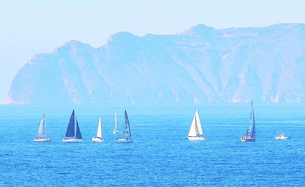 'Cañas II' domina el primer día en la Juan Fernández