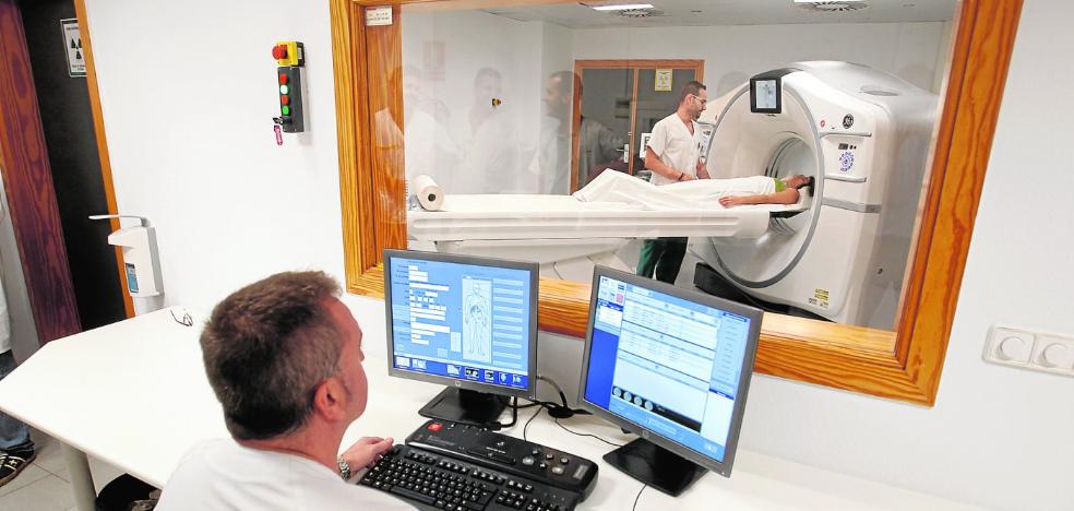 El SMS comienza a instalar los 18 equipos contra el cáncer donados por Amancio Ortega