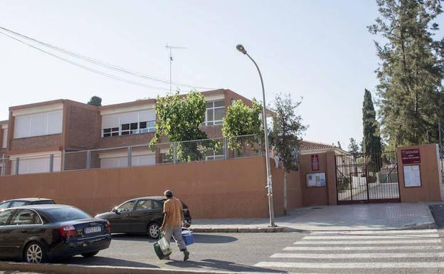 CC OO exige un plan de rehabilitación de centros educativos ante la retirada de amianto