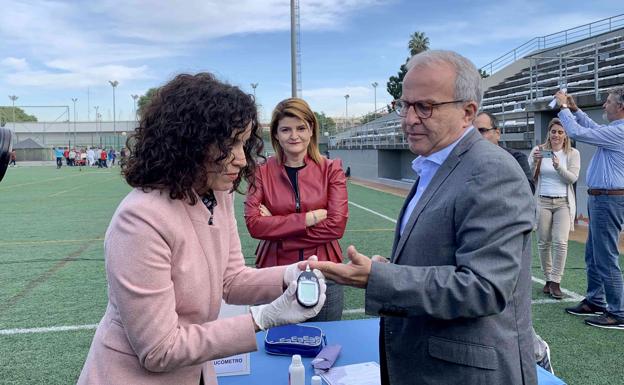 La Concejalía de Salud de Murcia instala 16 glucómetros en instalaciones deportivas