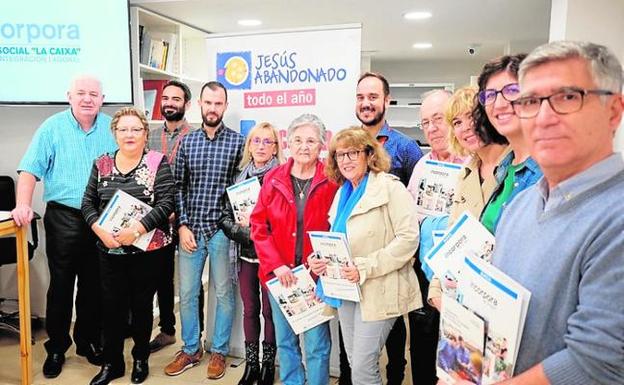 Jesús Abandonado y 'la Caixa' mejoran la vida de 81 personas en exclusión