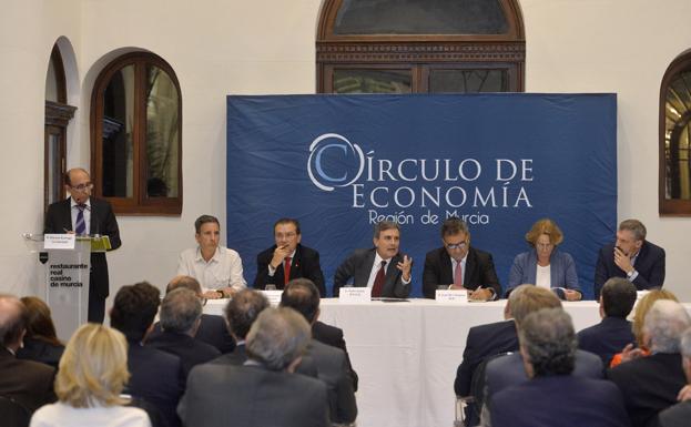 Los pactos tras el 10-N para poner fin al bloqueo centran el primer debate electoral en la Región