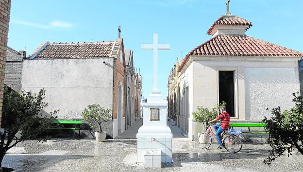 Historias ocultas entre los nichos de las pedanías