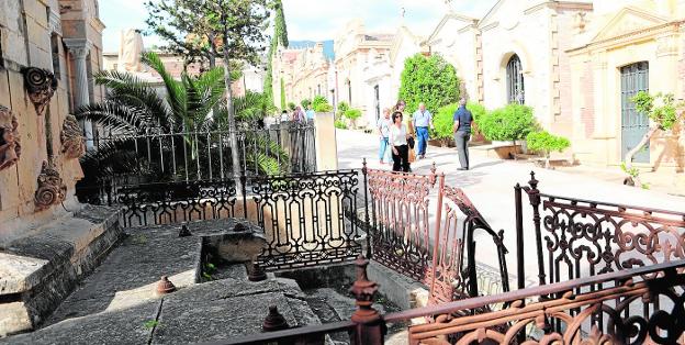La multipropiedad obstaculiza el arreglo de panteones históricos en Lorca