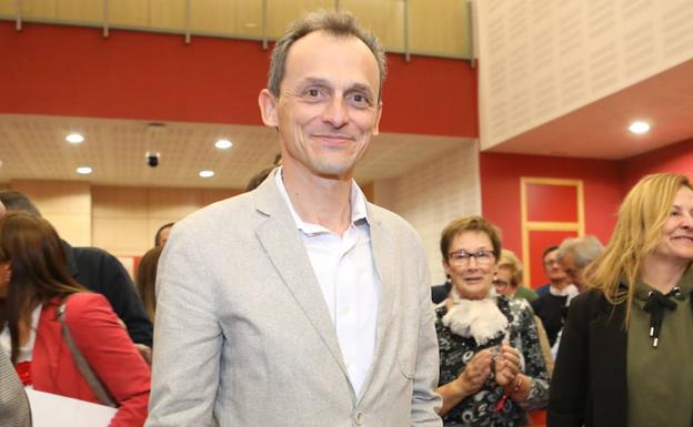 Pedro Duque defiende en Lorca la labor del Gobierno para transferir conocimiento a las empresas