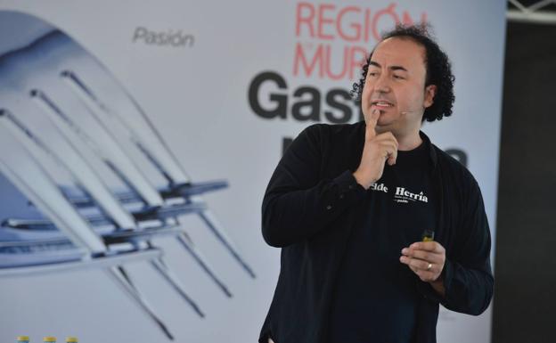 José Ramón Calvo, de Mugaritz: «En las escuelas de hostelería no te enseñan a hacer feliz a la gente»