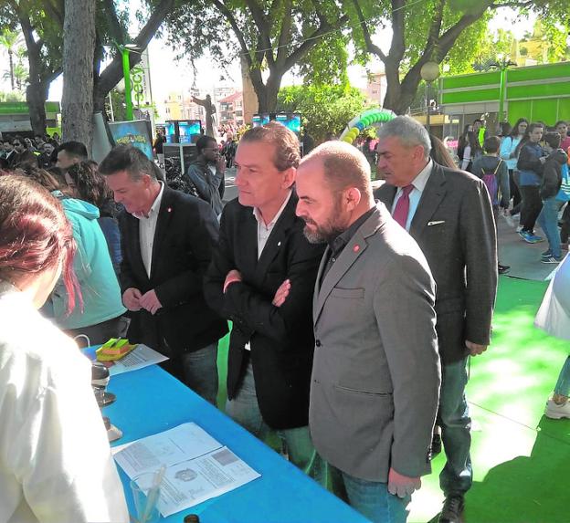 Cs promete más dinero a las universidades para evitar la fuga de cerebros