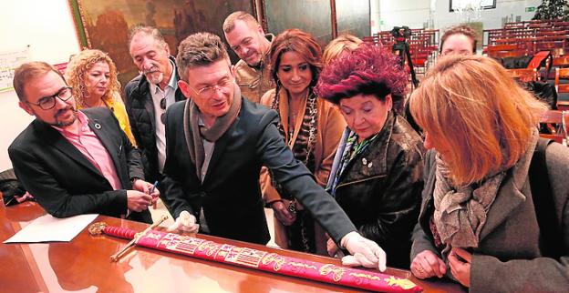 Replican una vaina de los Reyes Católicos