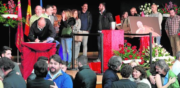 Águilas llora la muerte de su hija adoptiva Asunción Balaguer