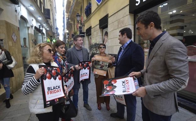 El pequeño comercio de Murcia abraza el 'Black Friday' con descuentos de hasta el 50%