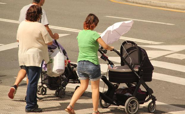 Las murcianas con más formación apenas tienen un hijo, según un estudio de BBVA