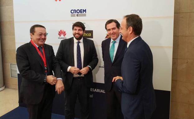 El presidente de la CEOE reclama un Gobierno «estable y moderado»