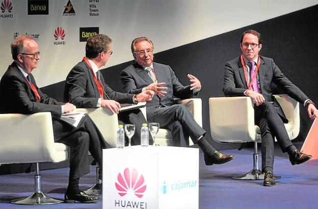 Fuertes: «Los políticos tienen un chollo; ¡dejen trabajar al empresario!»