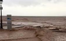 Las ramblas vuelven a descargar agua dulce en el Mar Menor