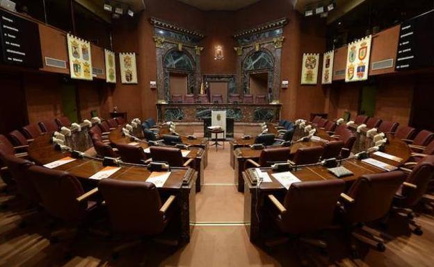 La Asamblea cambiará la tribuna de oradores por otra de accesibilidad total y altura regulable