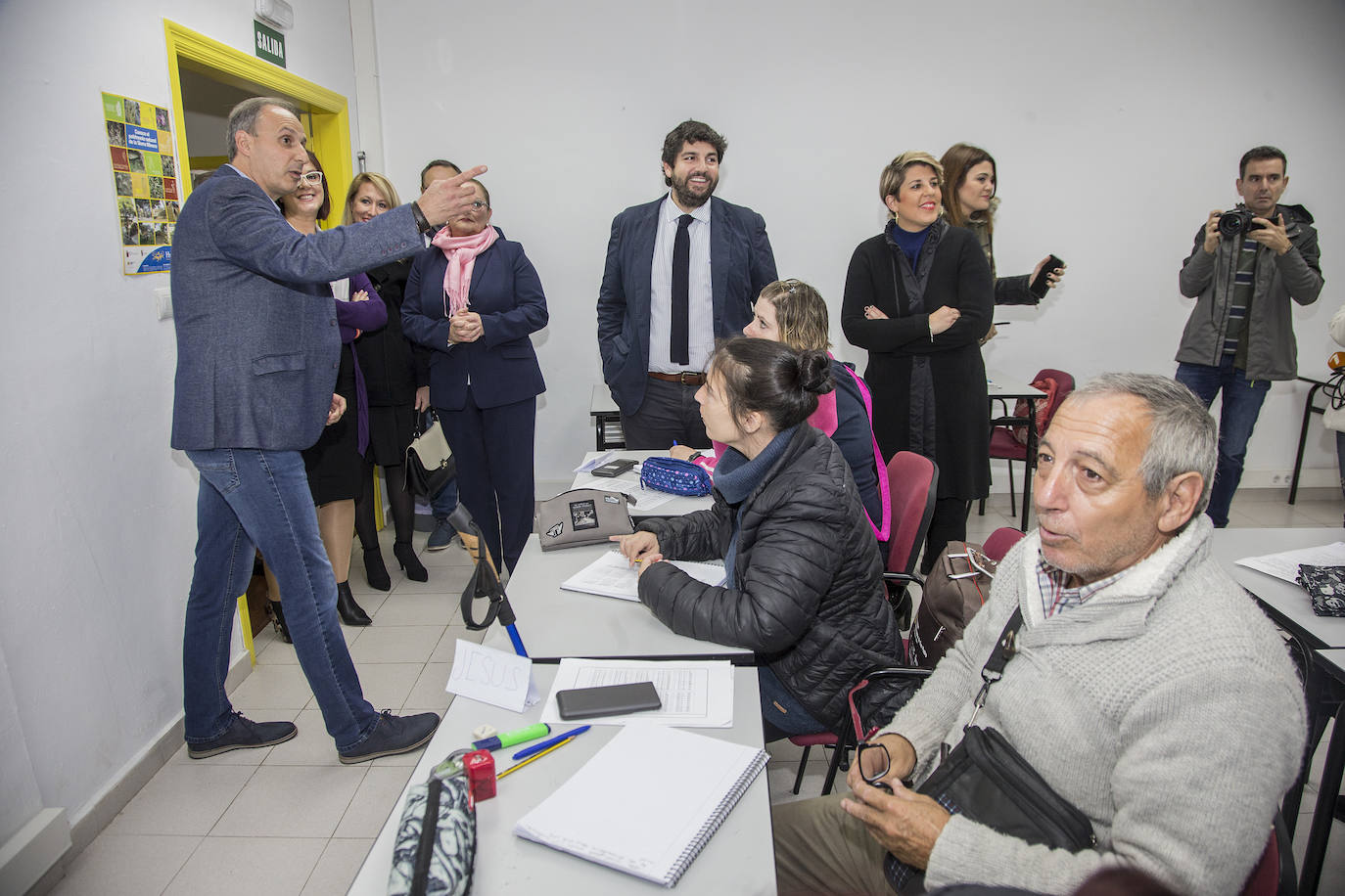 Tienda Asilo de San Pedro celebra el reciclaje laboral de mayores de 45 años