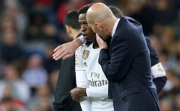 A Zidane le quedan naipes por sacar de su chistera