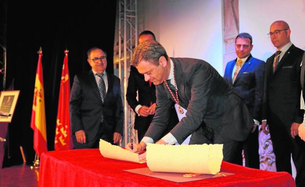 Yecla se prepara para vivir un puente lleno de pólvora y devoción