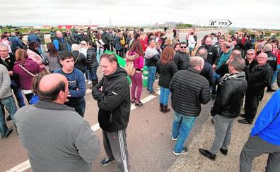 Los Alcázares da inicio a sus protestas por las inundaciones cortando la autopista
