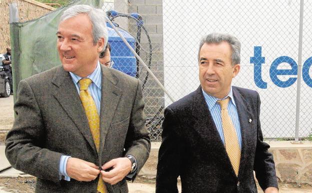 El juzgado da diez días a Valcárcel para personarse en la causa de la desalinizadora